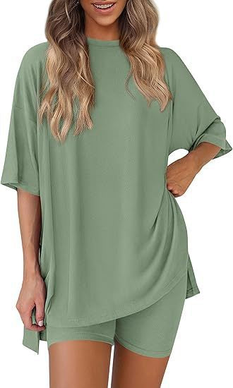 Chemise à manches courtes et pantalon slim moulant