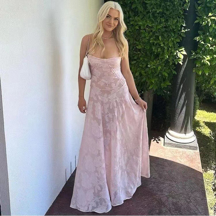 Robe à bretelles en dentelle et fleurs