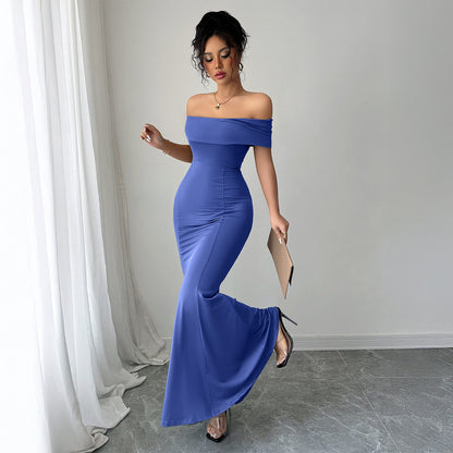 Robe à épaules dénudées