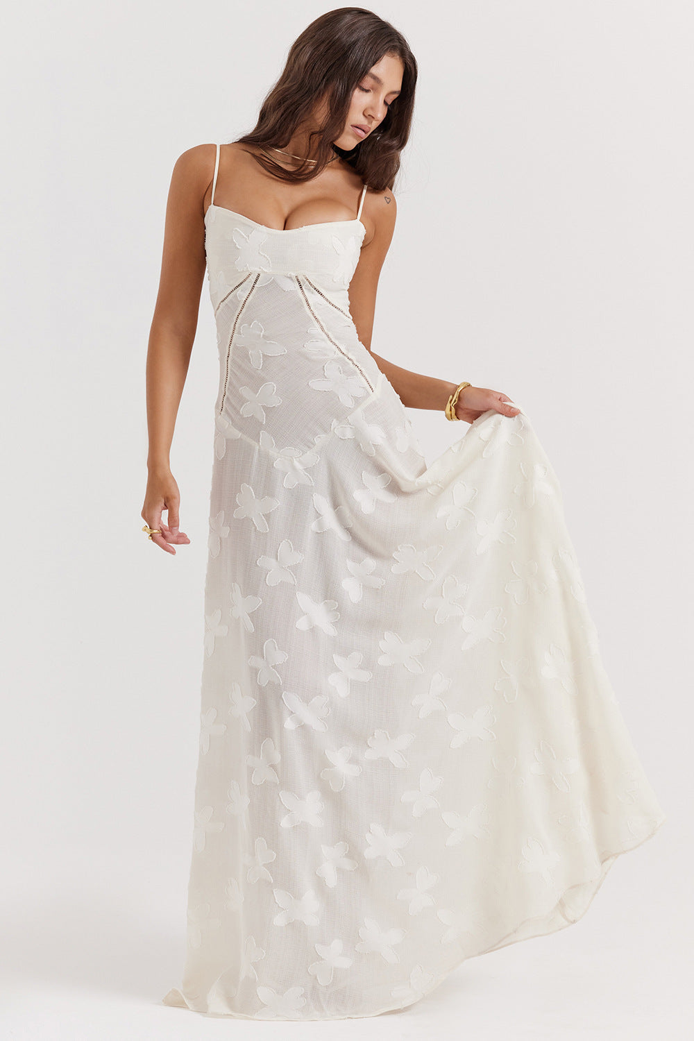 Robe à bretelles en dentelle et fleurs